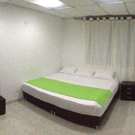 מניזאלס Hostal Deluxe Santander מראה חיצוני תמונה