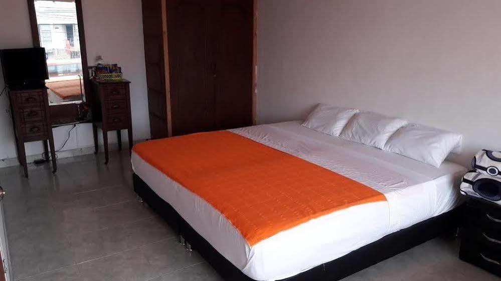 מניזאלס Hostal Deluxe Santander מראה חיצוני תמונה