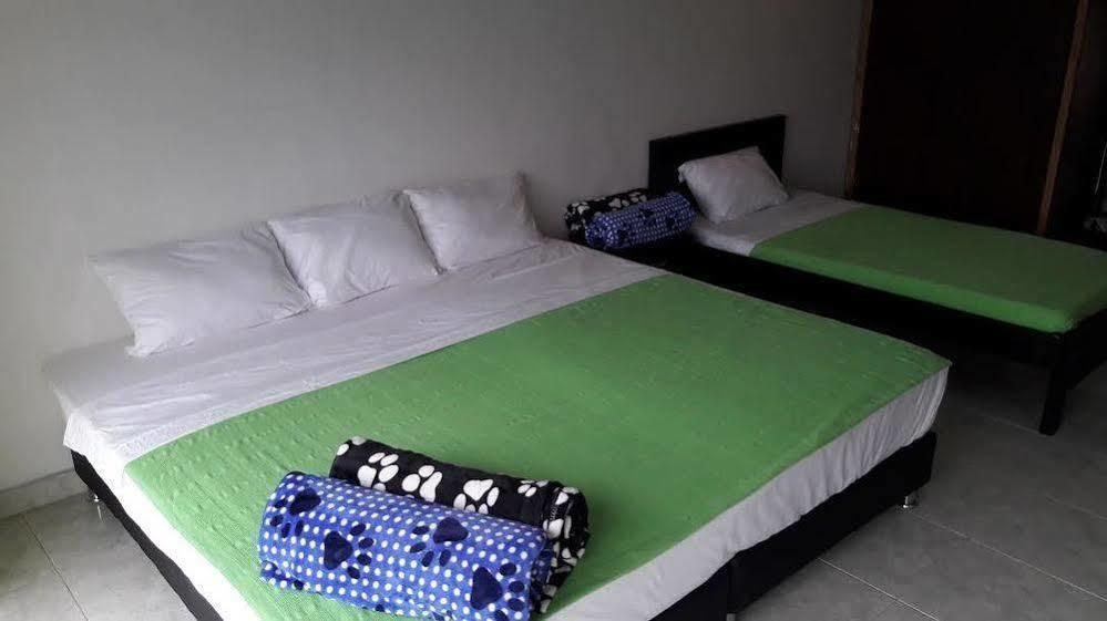 מניזאלס Hostal Deluxe Santander מראה חיצוני תמונה