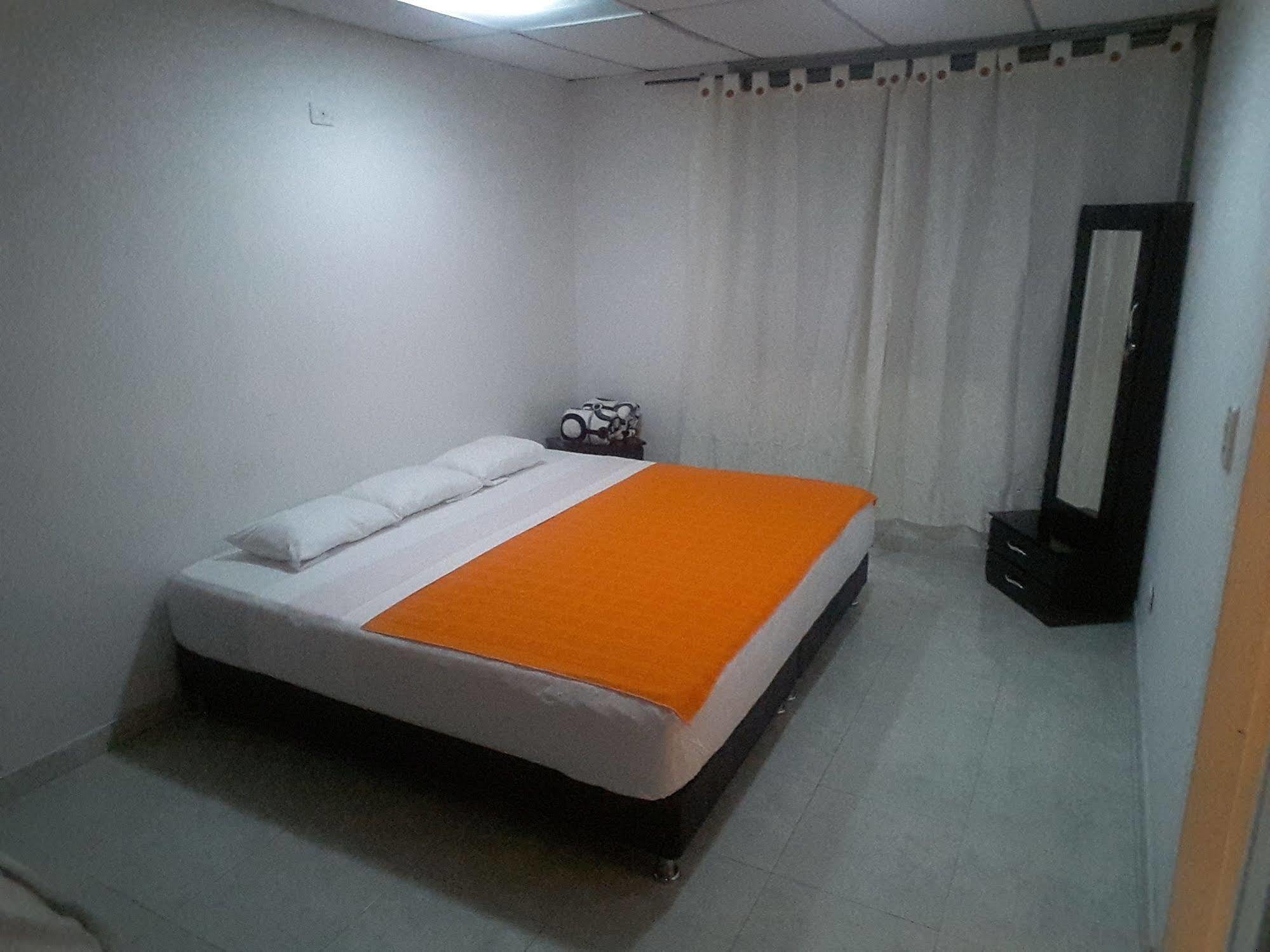 מניזאלס Hostal Deluxe Santander מראה חיצוני תמונה