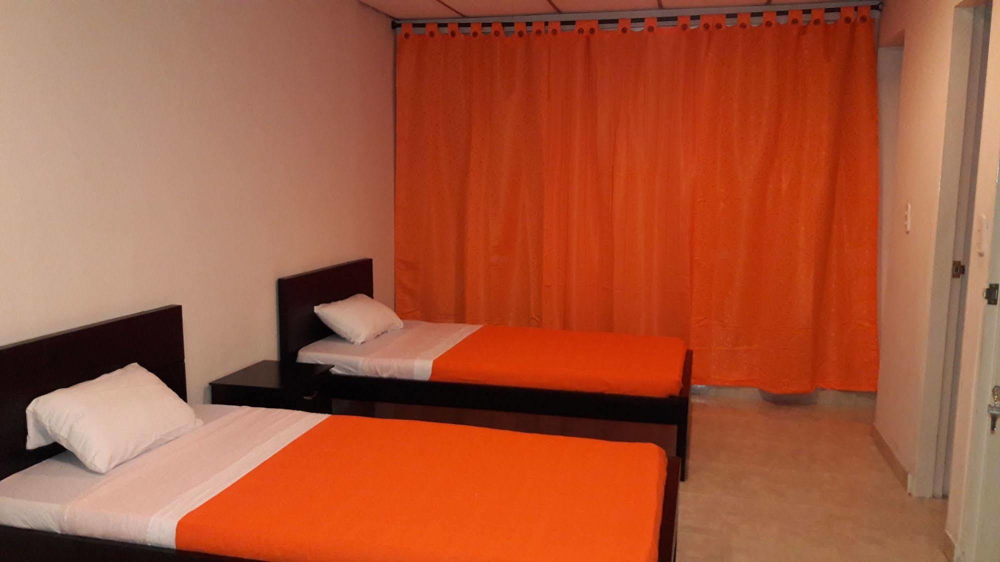 מניזאלס Hostal Deluxe Santander מראה חיצוני תמונה