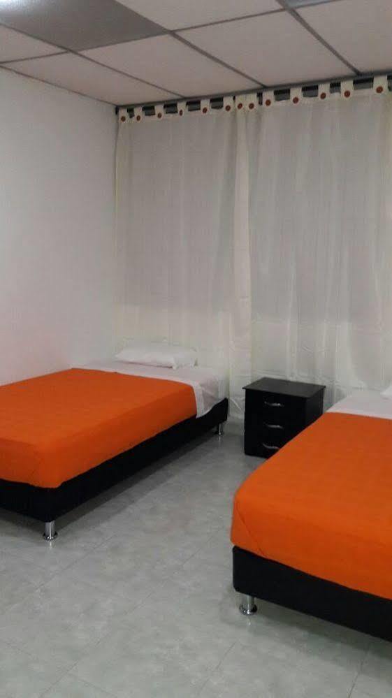 מניזאלס Hostal Deluxe Santander מראה חיצוני תמונה